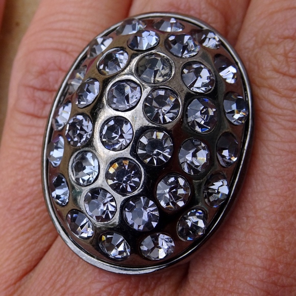 Oval Gunmetal & Light Purple Crystal Big Statement Ring Size 7 - Picture 4 of 8